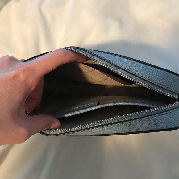 Micheal Kors crossbody - Picture 5 of 6